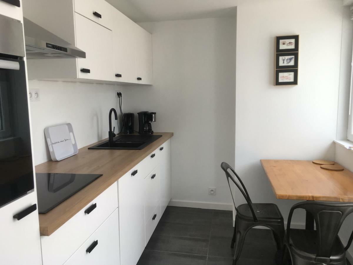Votre Mini Maison En Plein Coeur Du Centre Ville -Terrasse - Et Parking Prive Sur Place Clos - Draps Et Menage Inclus Concarneau Dış mekan fotoğraf